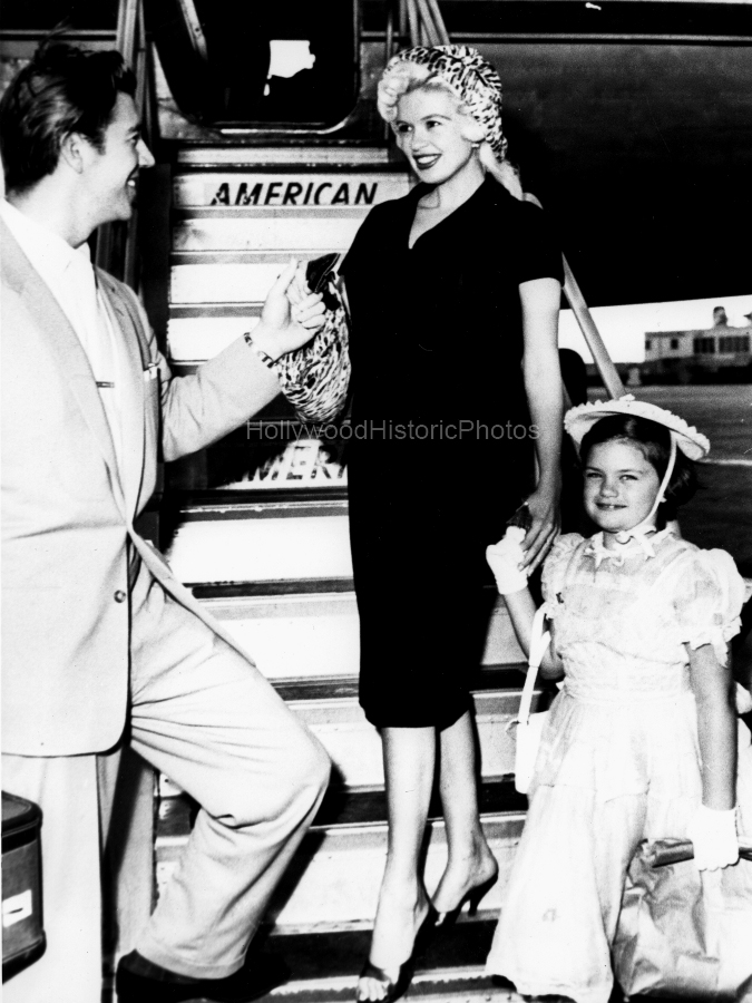 Jayne Mansfied 1958 American Airlines plane  Mickey and Jayne Marie wm.jpg